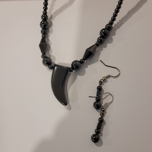 TUNGSTEN Horn / Tooth Pendant Bead Necklace with Earrings Set - Picture 3 of 16